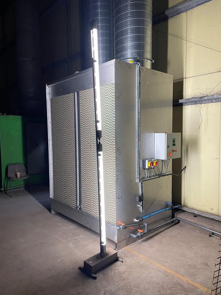 Standalone humidity units installed into a customers' potato box stores, reduce weight loss and save on energy with adiabatic cooling